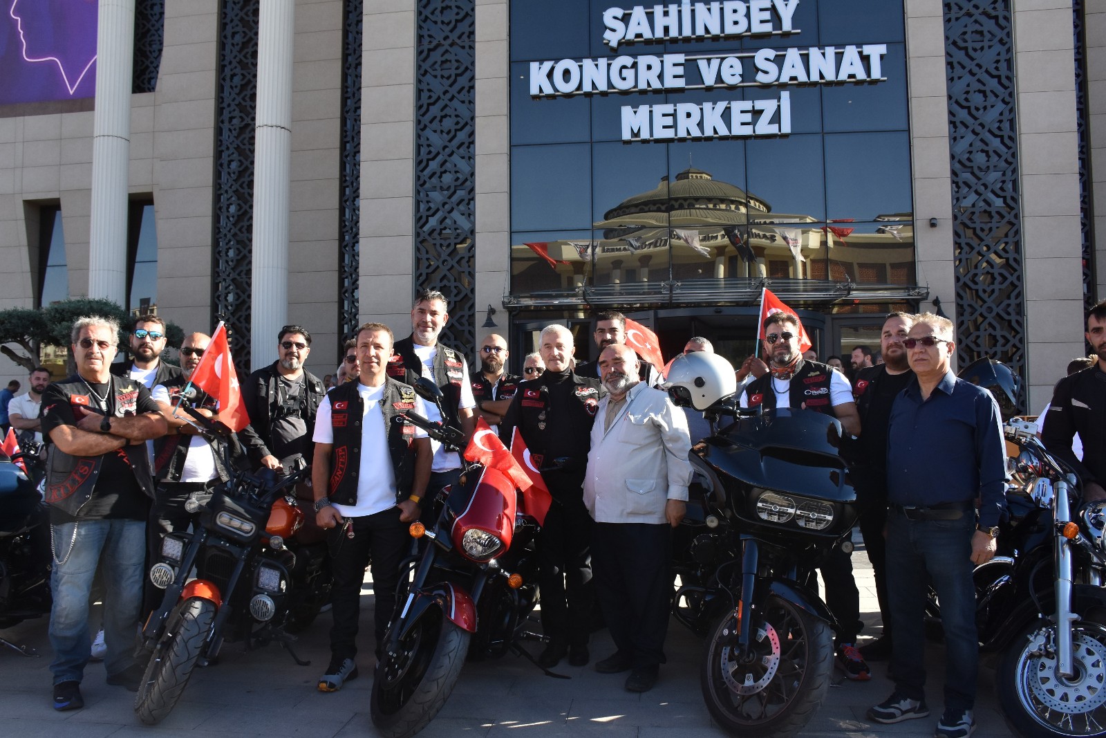 BAŞKAN TAHMAZOĞLU VE TÜRK CHOPPER GAZİLER İÇİN     TURLADI