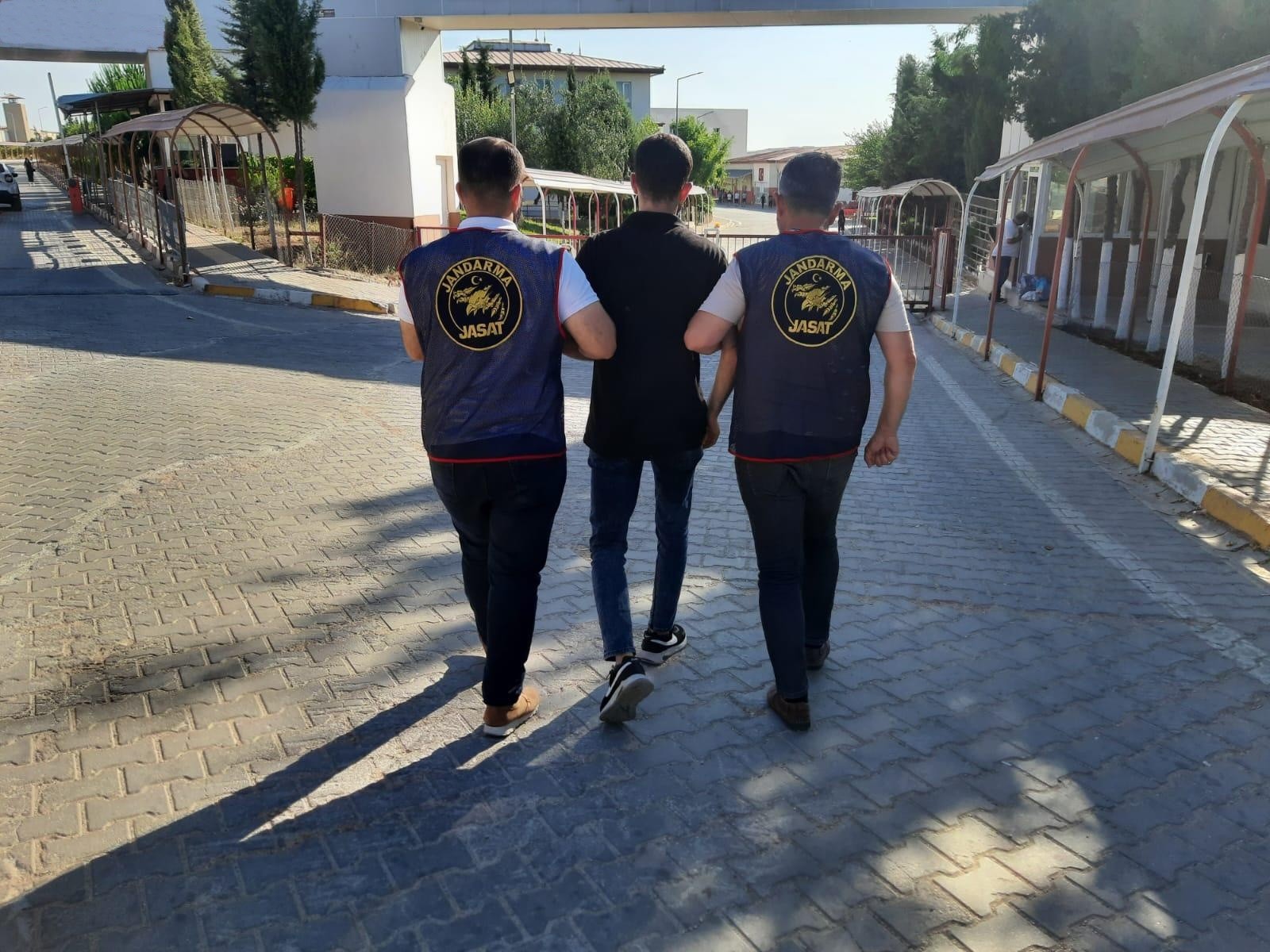 ALACAK VERECEK KAVGASINDA 3 ŞAHIS TUTUKLANDI