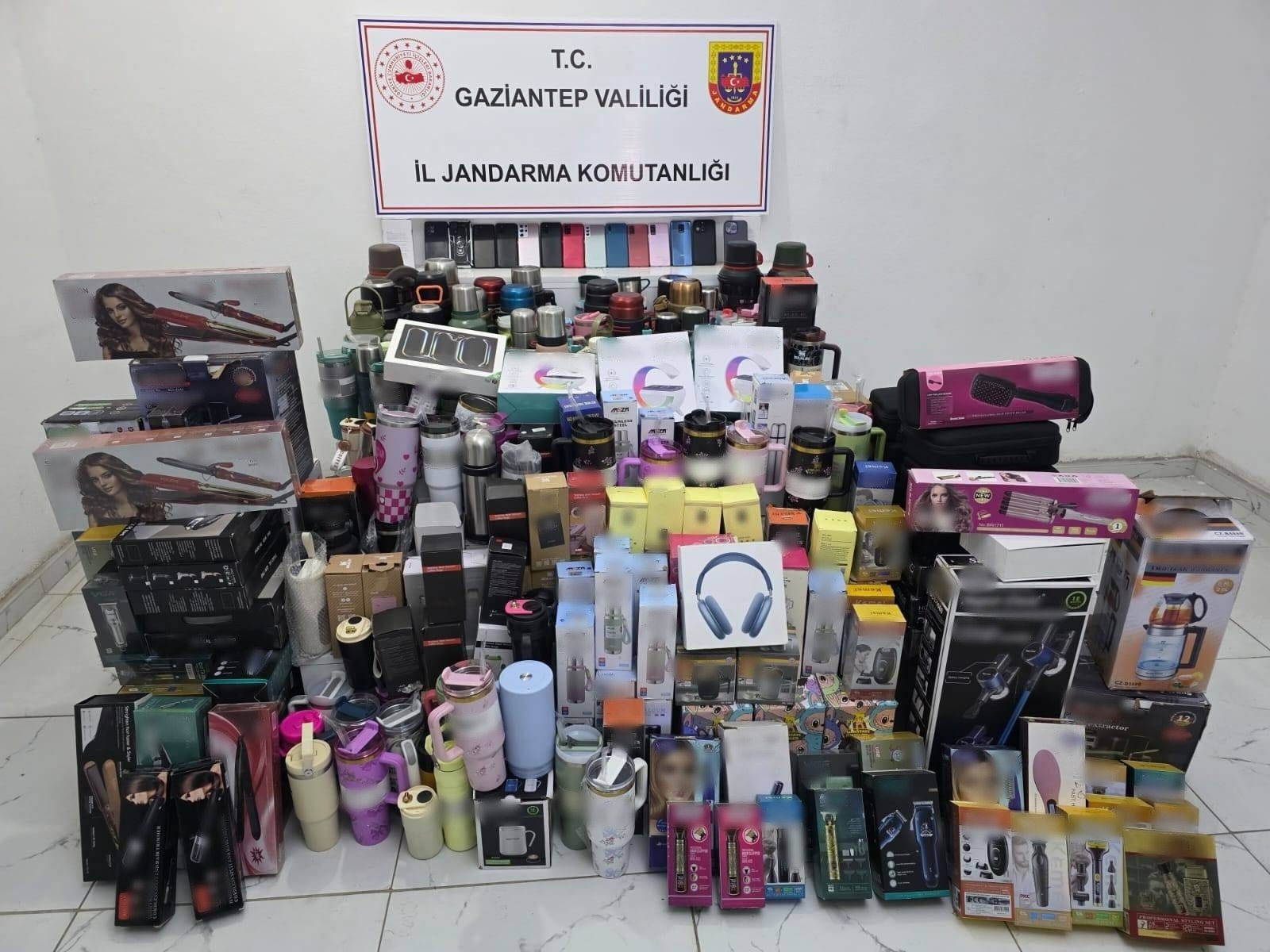 3 MİLYONLUK KAÇAK MALZEME ELE GEÇİRİLDİ