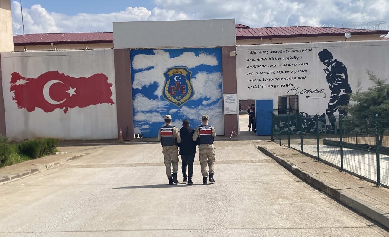 22 YIL KESİNLEŞMİŞ HAPİS CEZASIYLA ARANAN ŞAHIS YAKALANDI