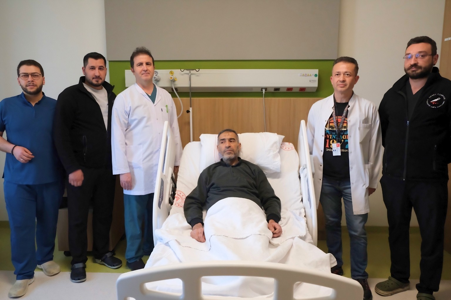 8,5 KİLOLUK BÖBREK 30 DAKİKADA ALINDI