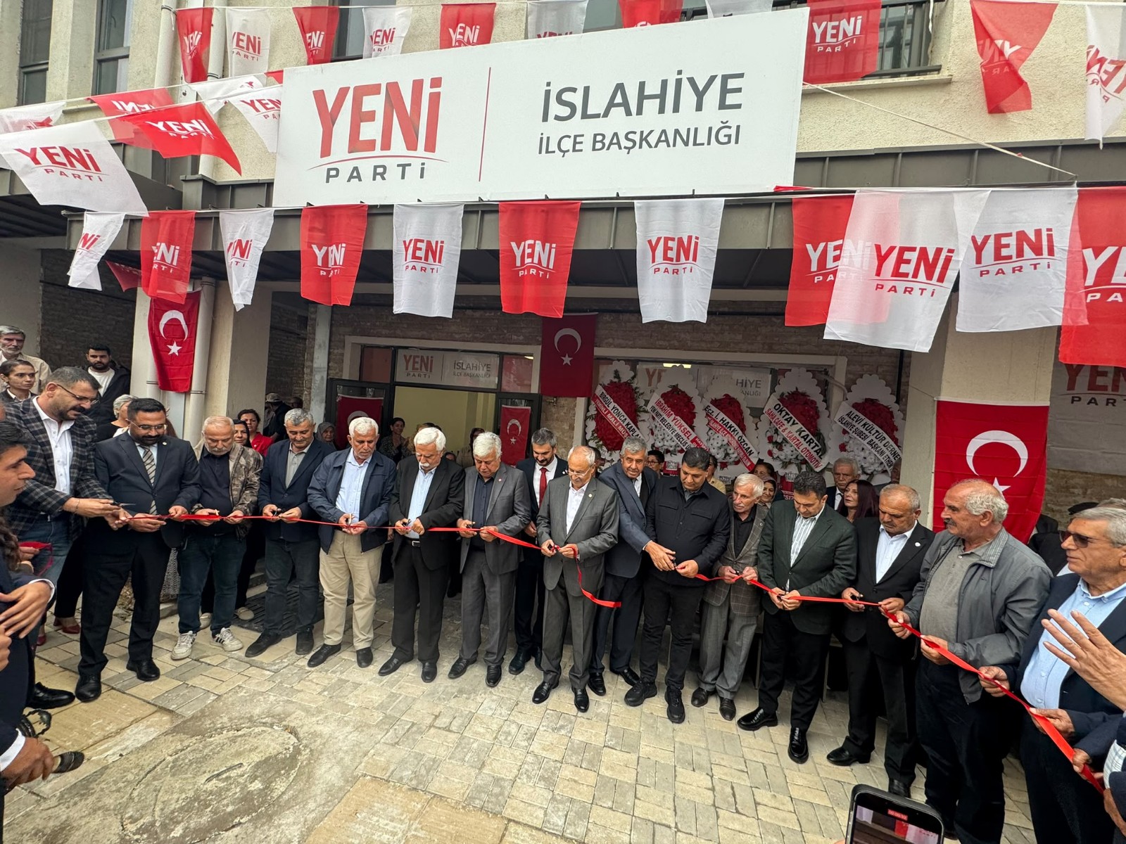 YENİ PARTİ İSLAHİYE'DEN COŞKULU AÇILIŞ